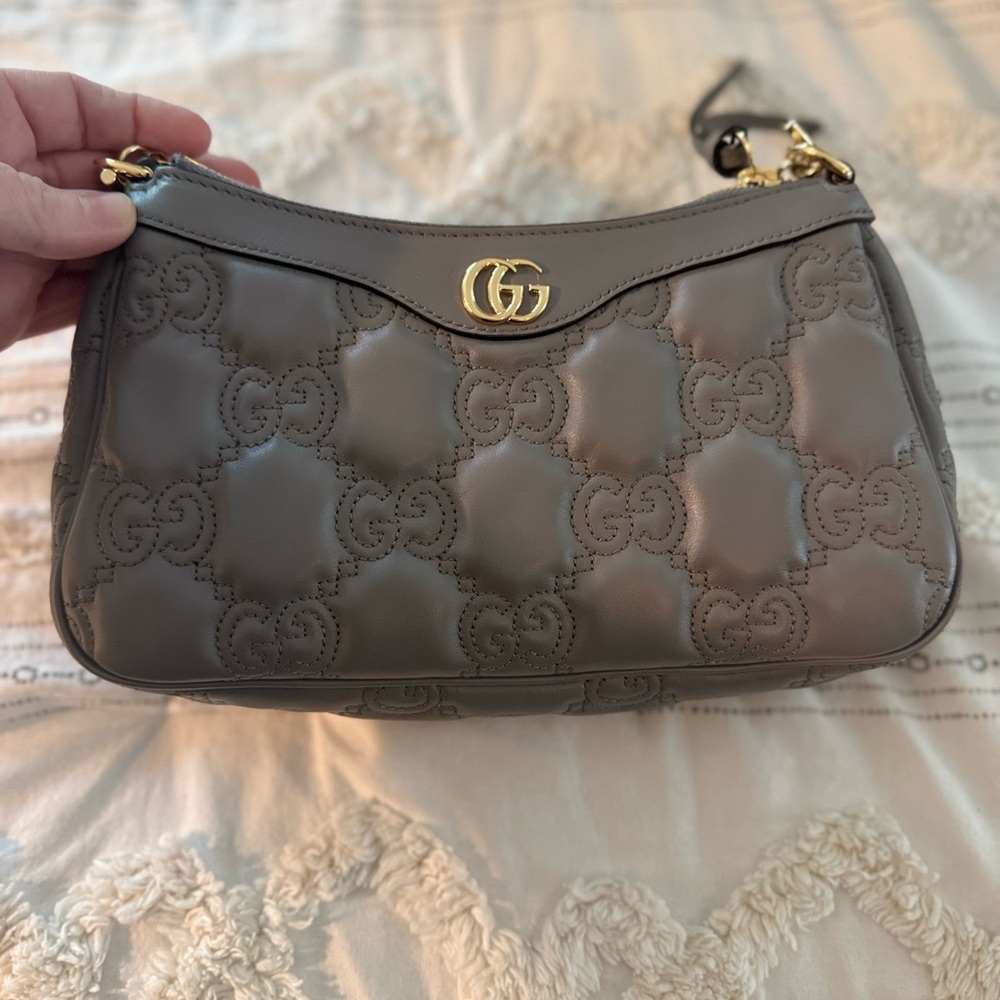 Brand new Gucci GG Matelasse Leather Shoulder Bag w/ Removable Canvas Strap - Picture 8 of 8